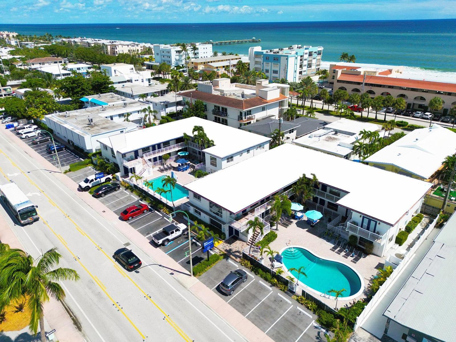 Blue Strawberry By The Sea Hotel Lauderdale-by-the-Sea Exterior photo