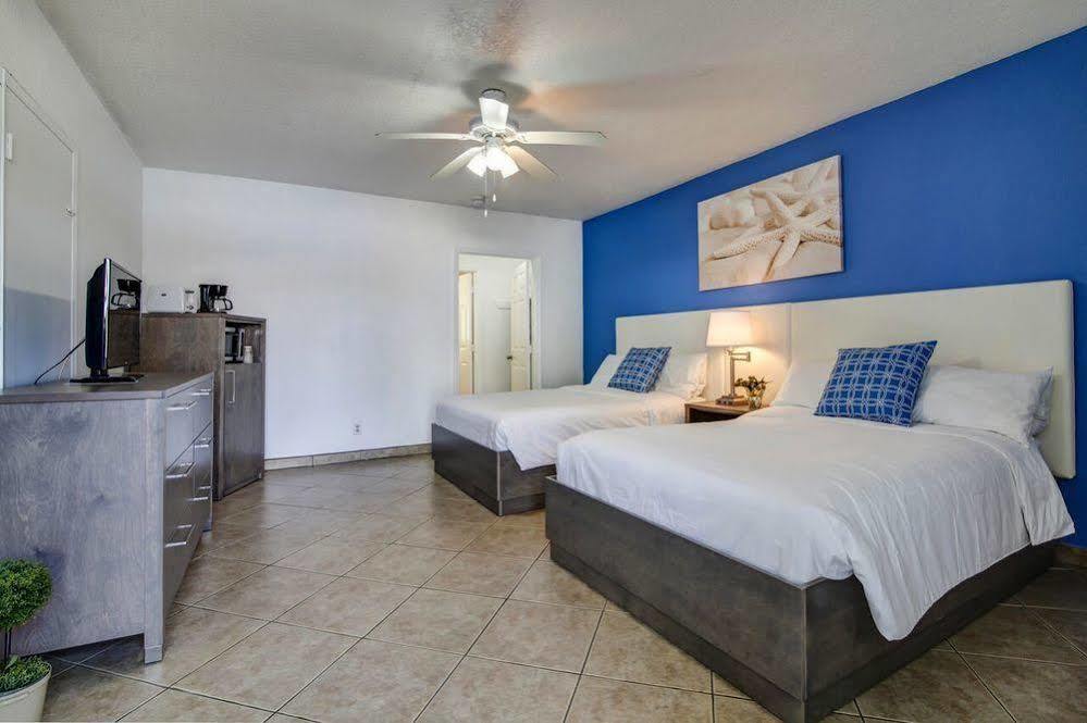Blue Strawberry By The Sea Hotel Lauderdale-by-the-Sea Exterior photo