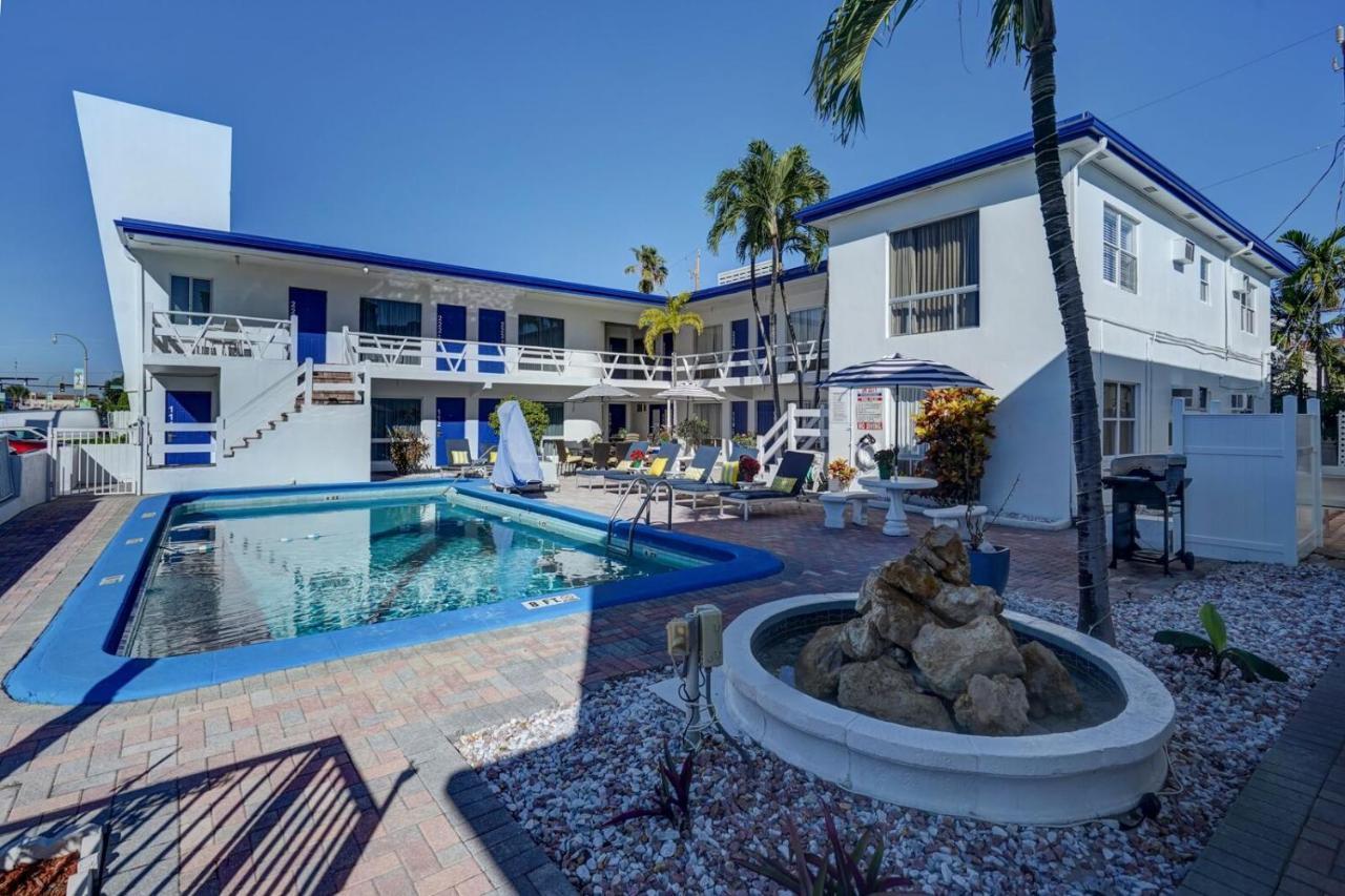 Blue Strawberry By The Sea Hotel Lauderdale-by-the-Sea Exterior photo